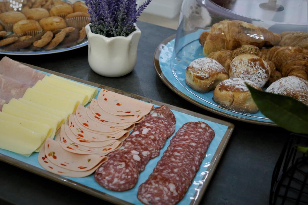 Porta San Gennaro Bed & Breakfast 2*